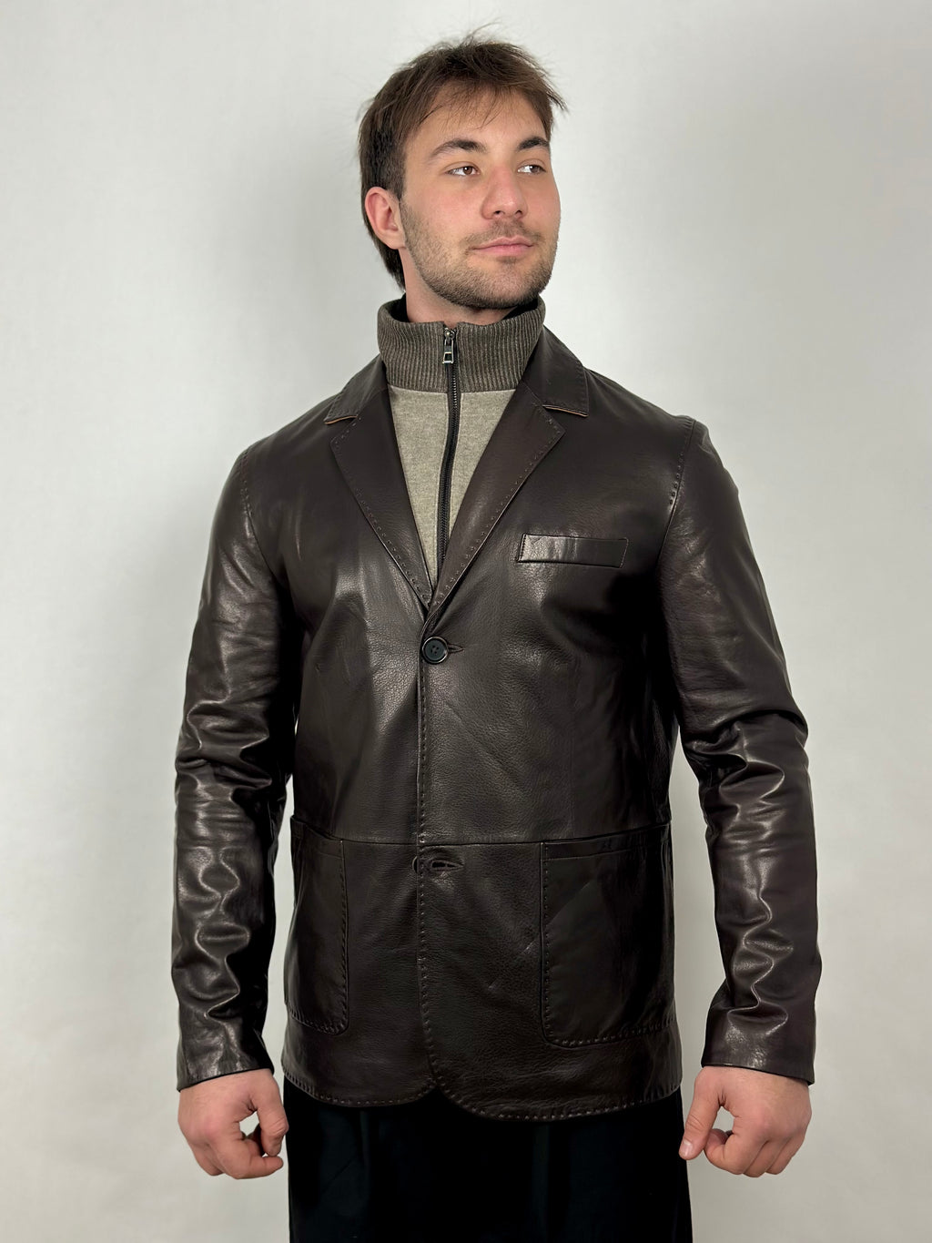 Brązowa męska marynarka skórzana z dzianinową podpinką