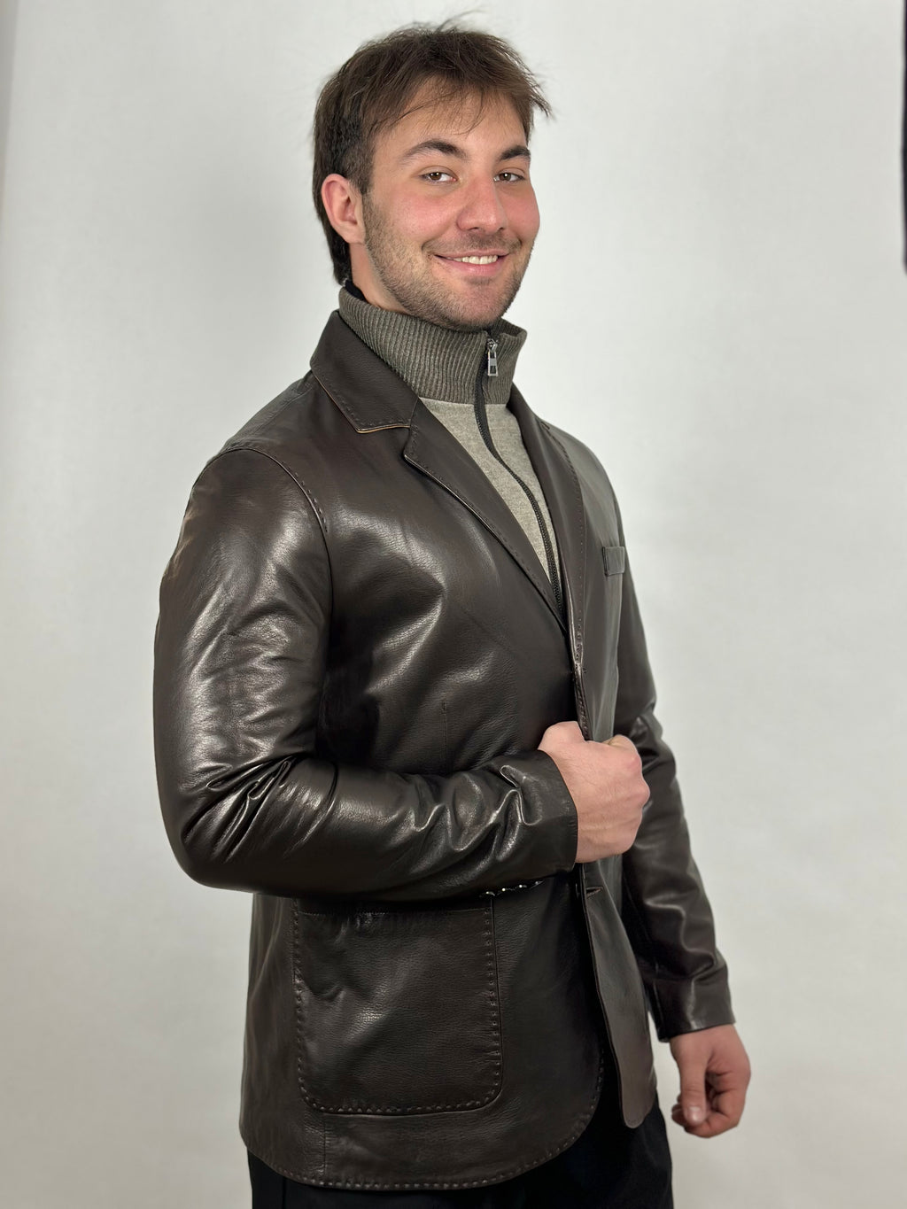 Brązowa męska marynarka skórzana z dzianinową podpinką