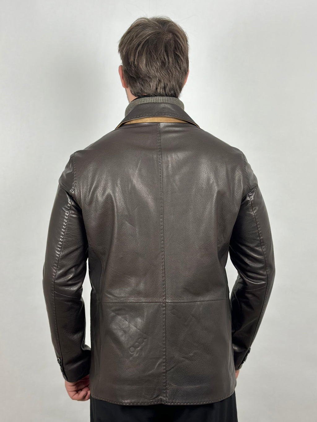 Brązowa męska marynarka skórzana z dzianinową podpinką