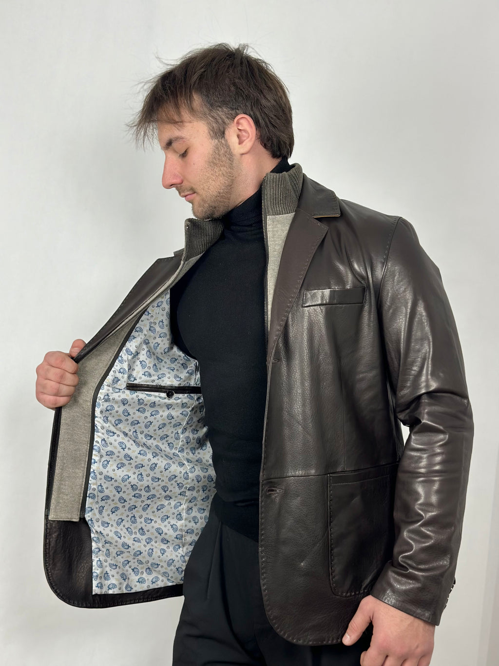 Brązowa męska marynarka skórzana z dzianinową podpinką