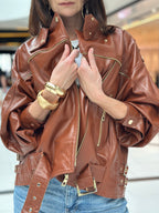 Moc, styl i komfort — w jednej kurtce.