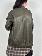 Damska skórzana kurtka w ciemnozielonym kolorze