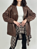 Damska brązowa kurtka skórzana