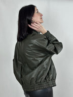 Bomber damski skórzany w kolorze oliwkowym