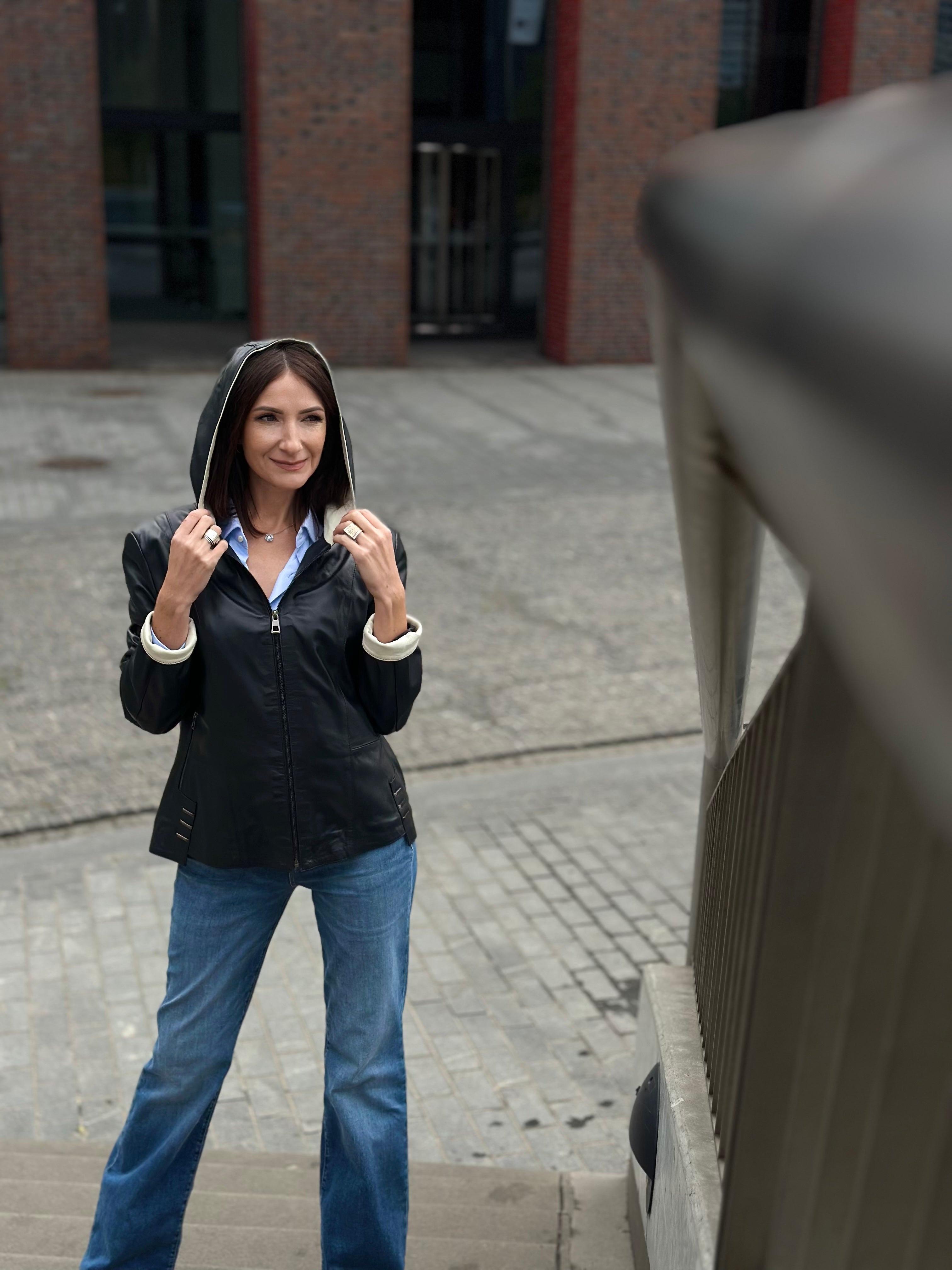 Kurtka skórzana z kapturem