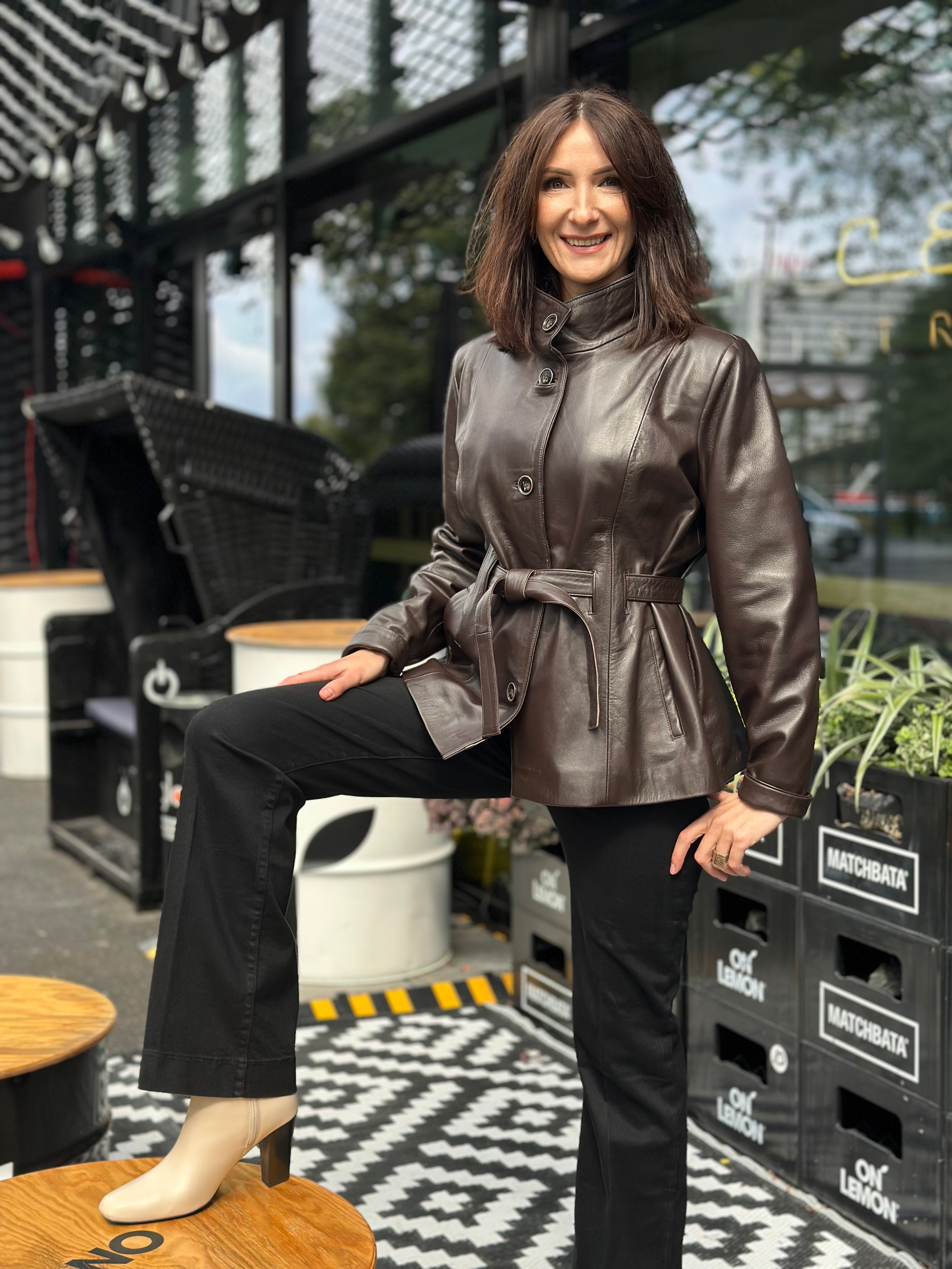 Wydłużona kurtka z paskiem