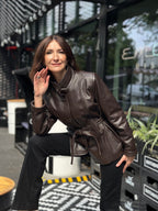 Wydłużona kurtka z paskiem