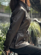 Wydłużona kurtka z paskiem