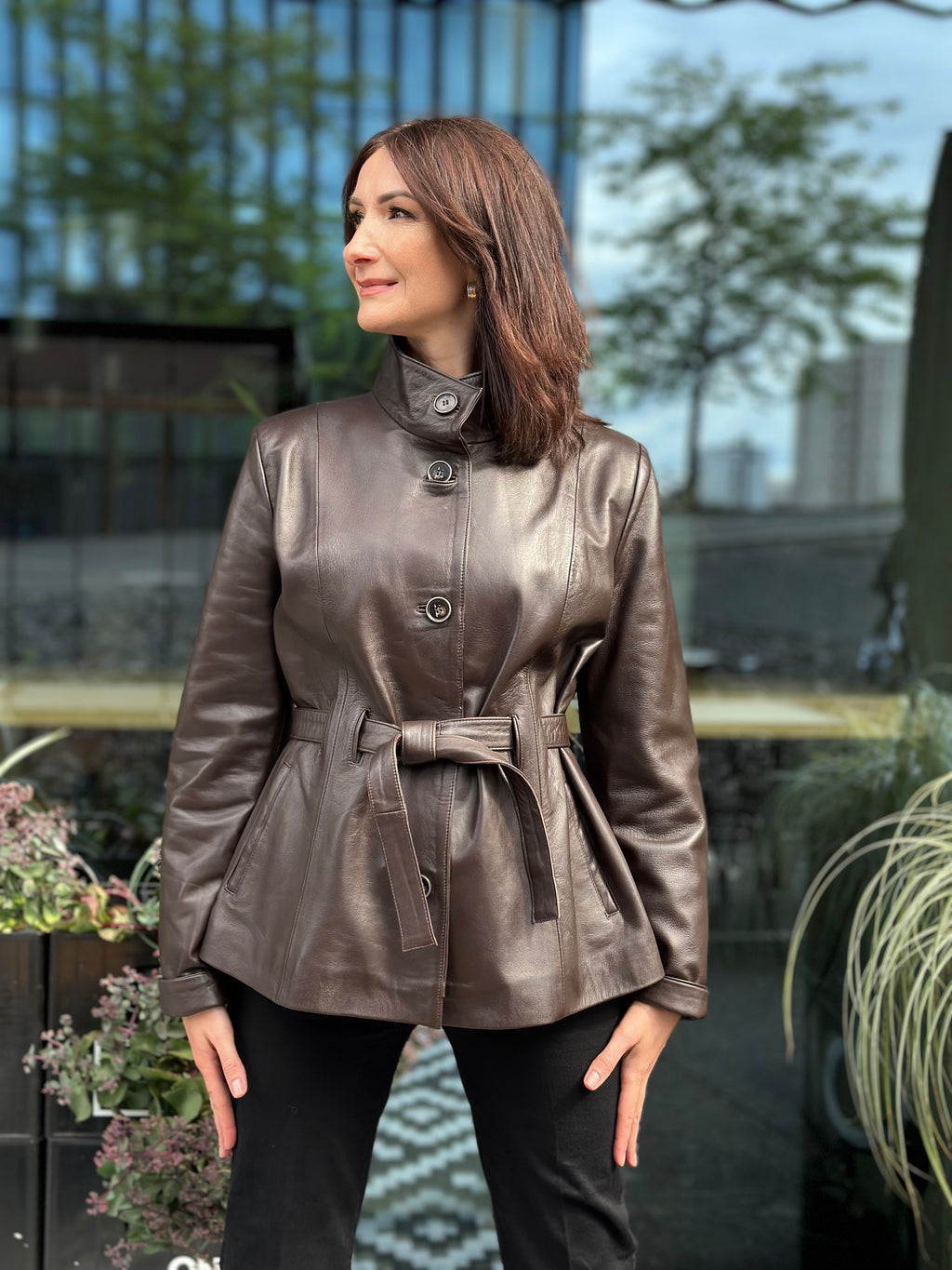 Wydłużona kurtka z paskiem