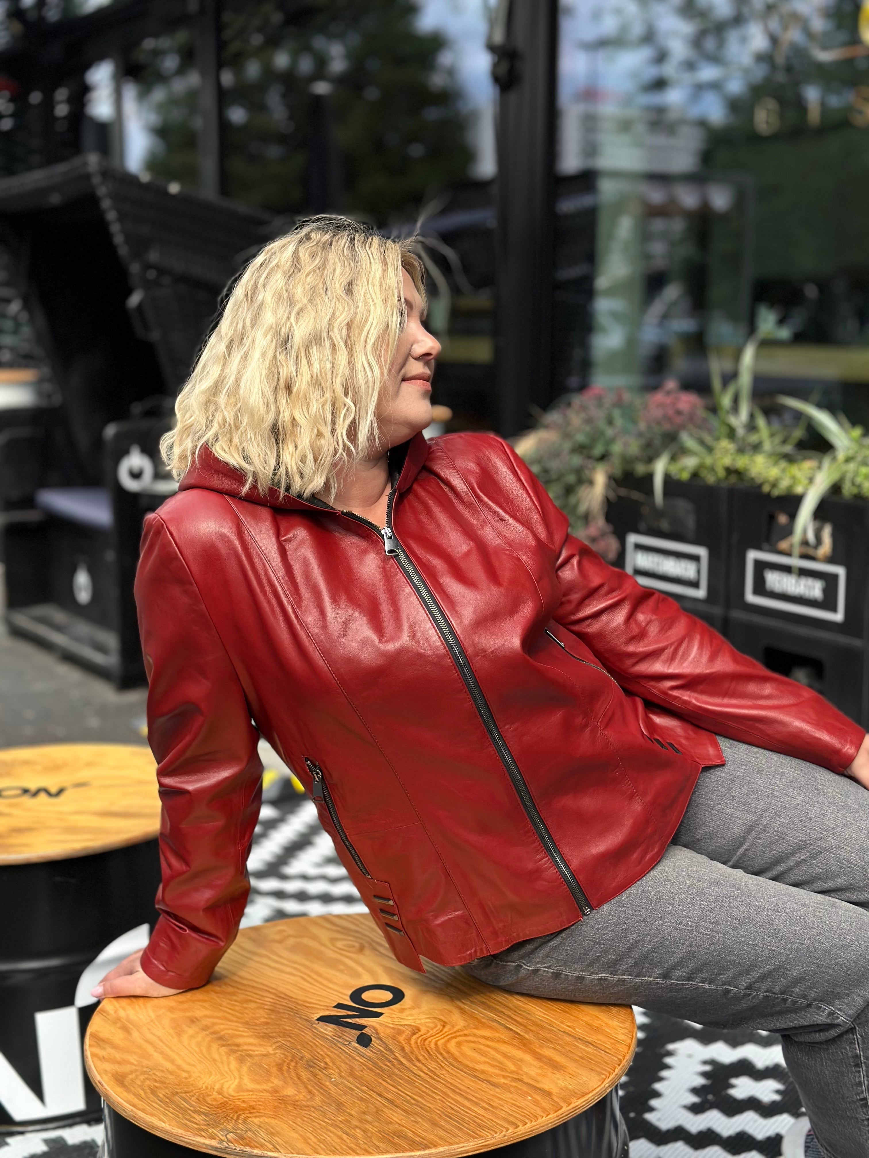 Kurtka skórzana z kapturem