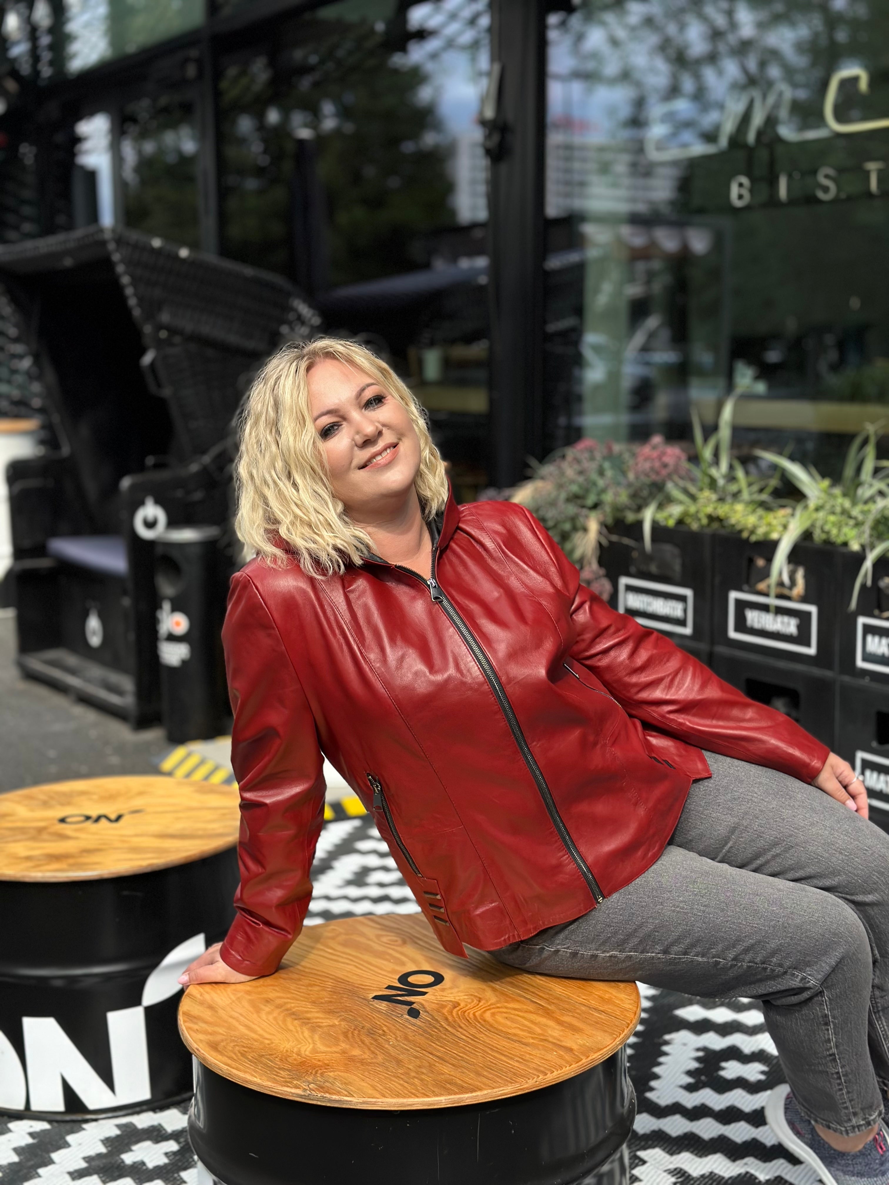 Kurtka skórzana z kapturem