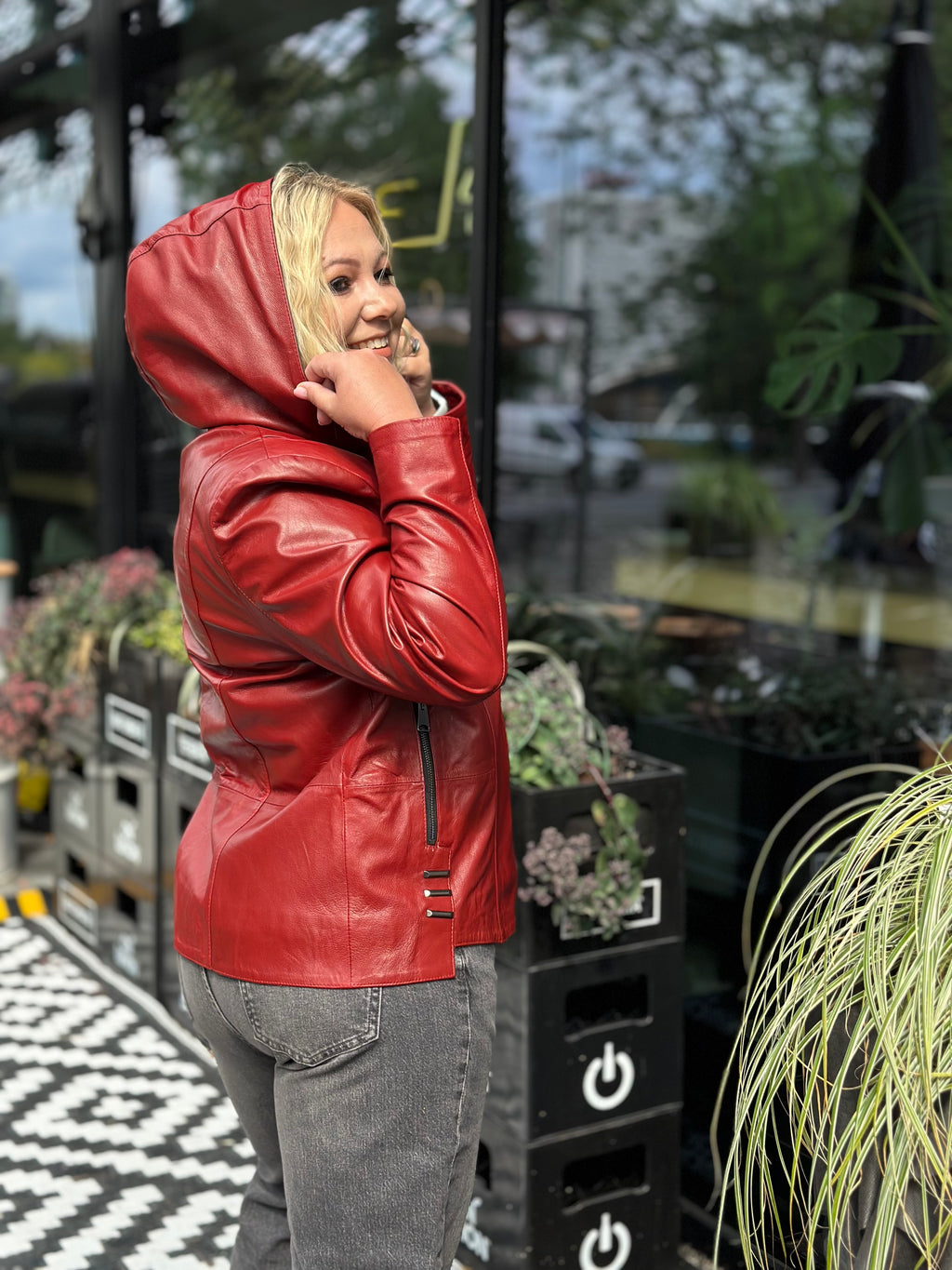 Kurtka skórzana z kapturem