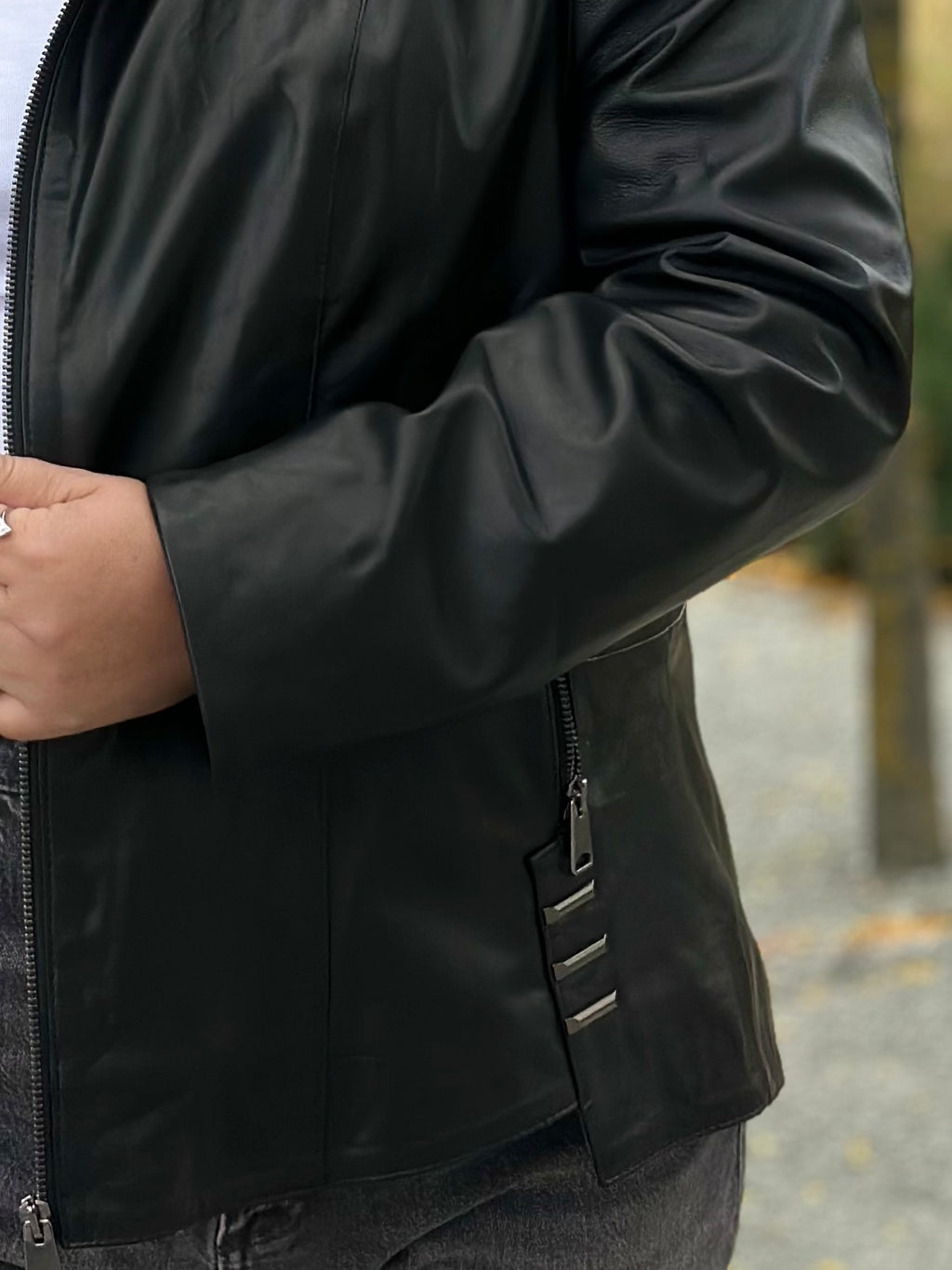 Kurtka skórzana z kapturem