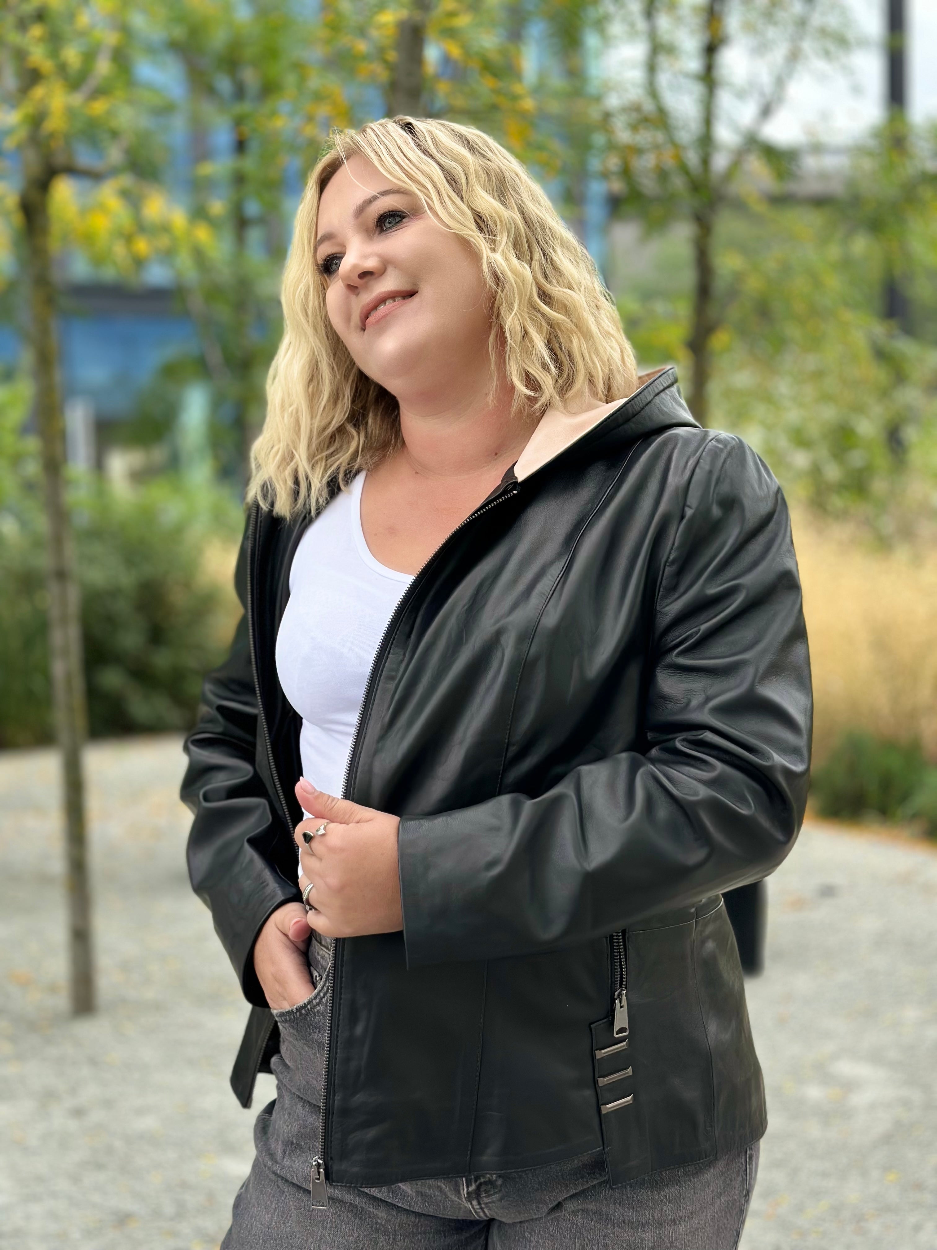 Kurtka skórzana z kapturem