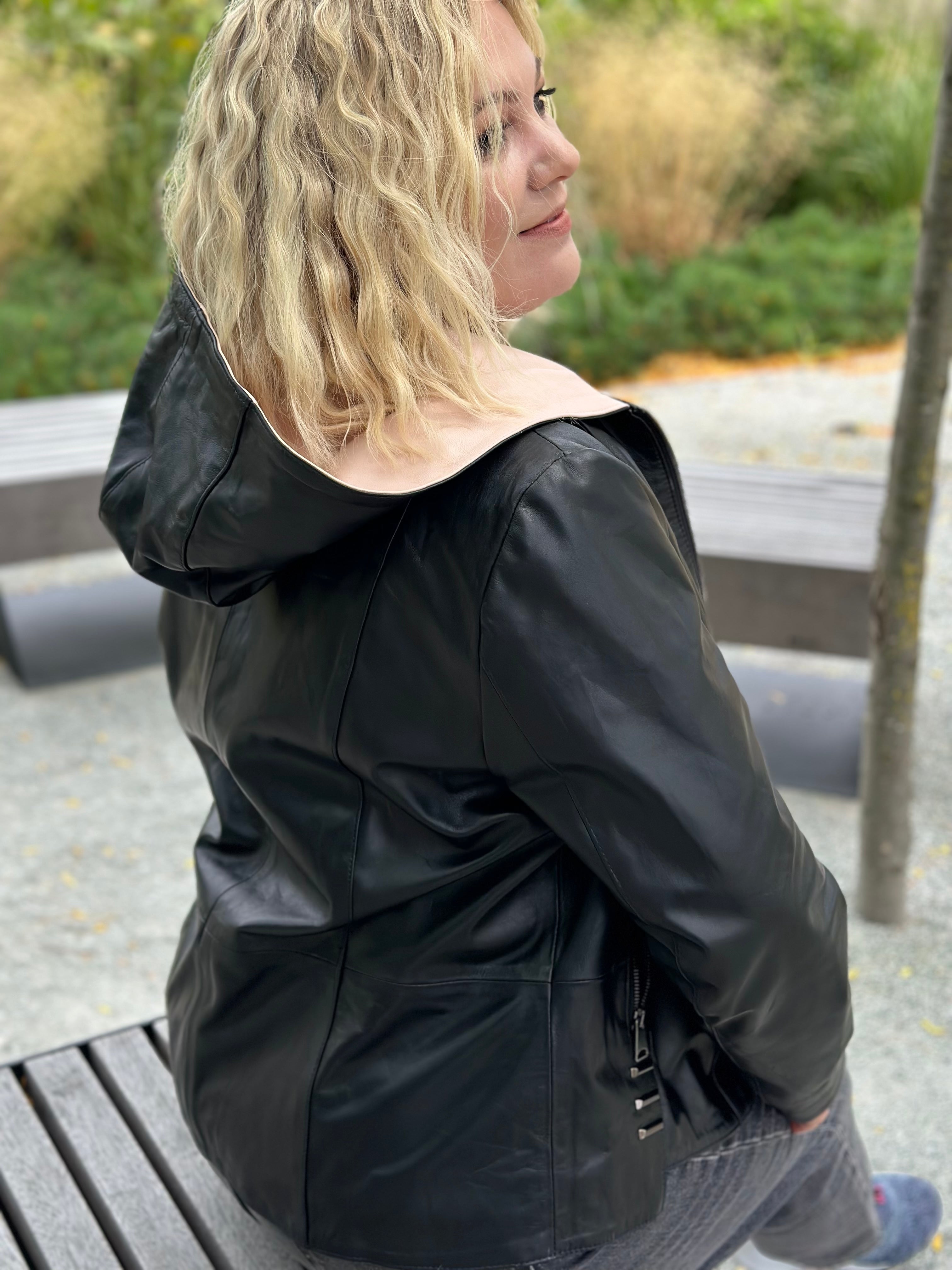 Kurtka skórzana z kapturem