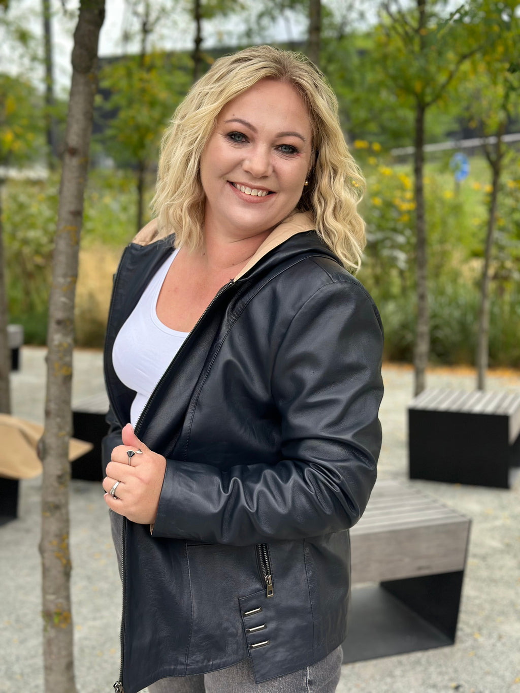 Kurtka skórzana z kapturem