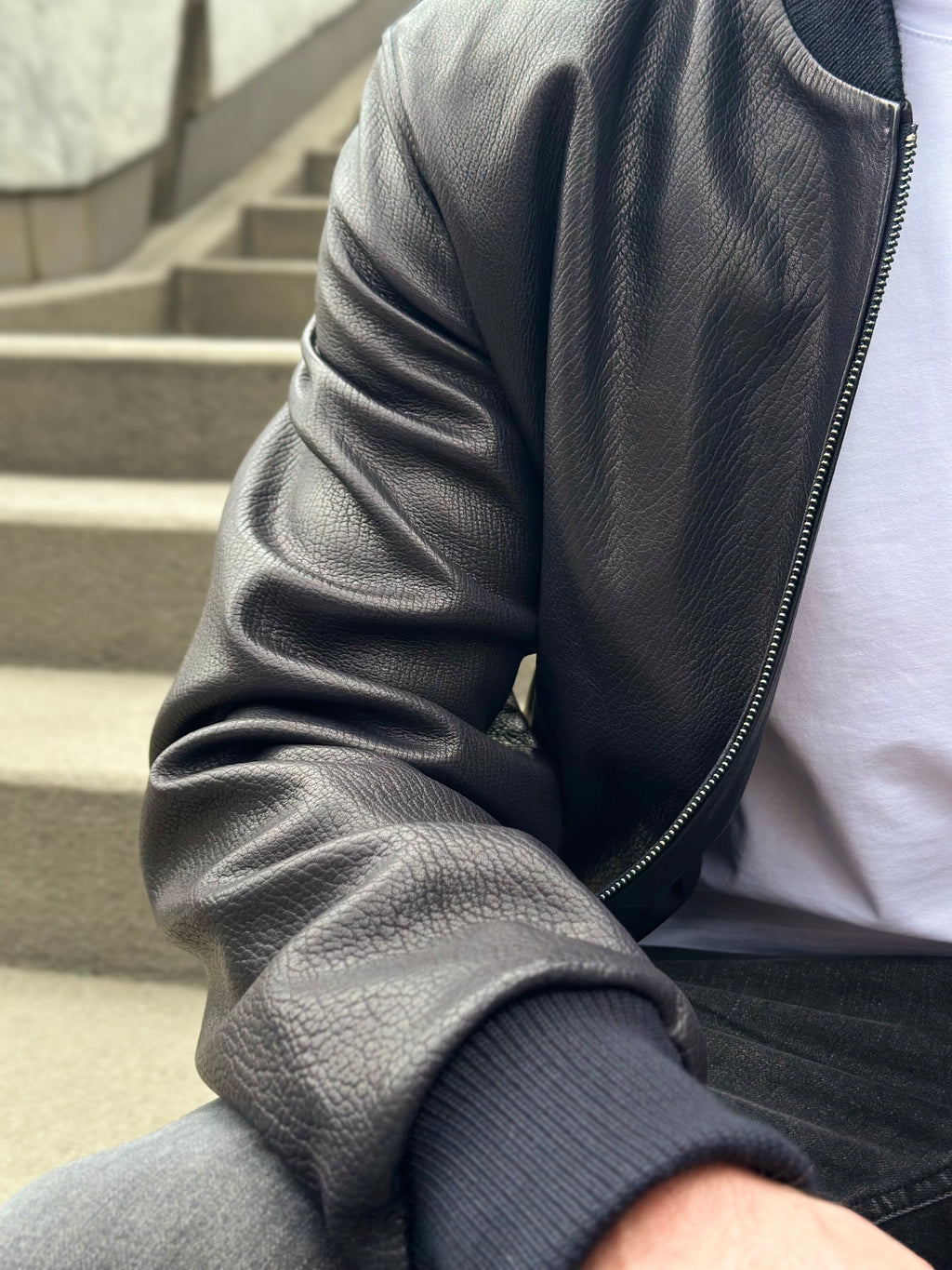 Bomber w ciemnoniebieskim odcieniu