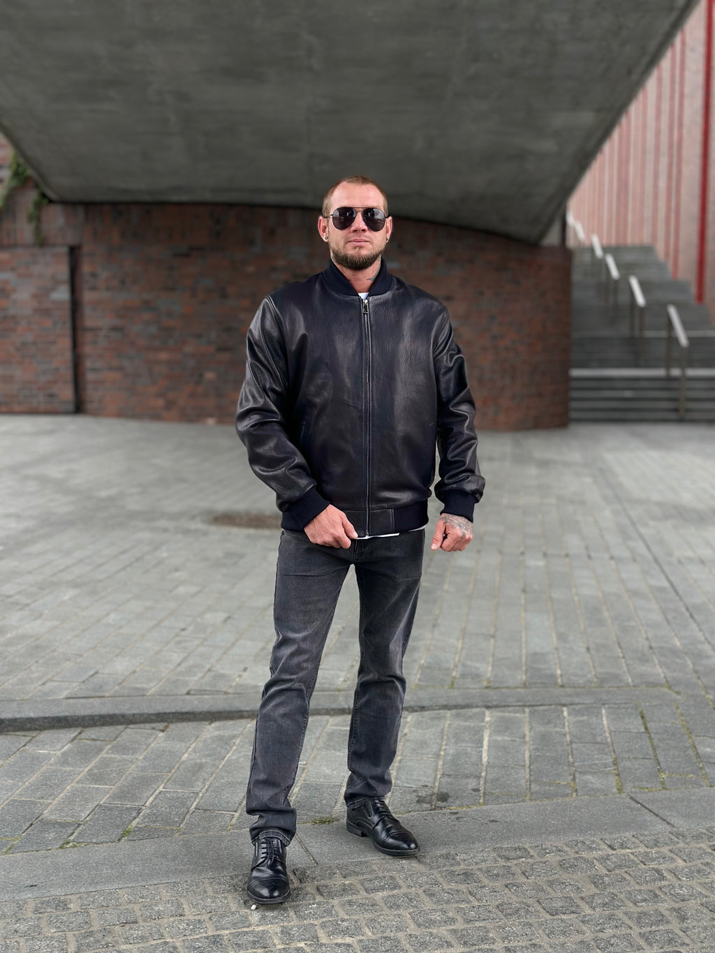 Bomber w ciemnoniebieskim odcieniu