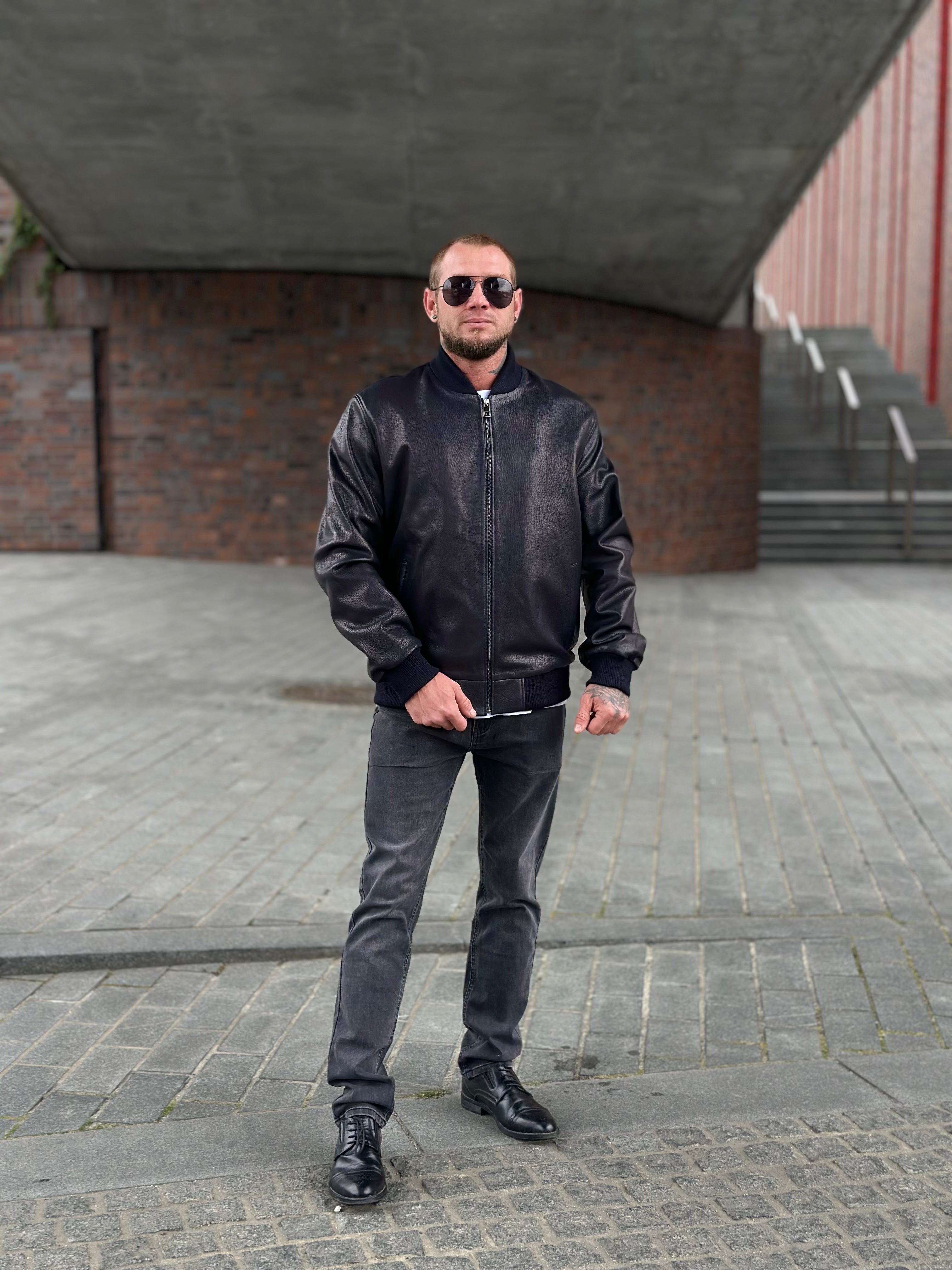 Bomber w ciemnoniebieskim odcieniu