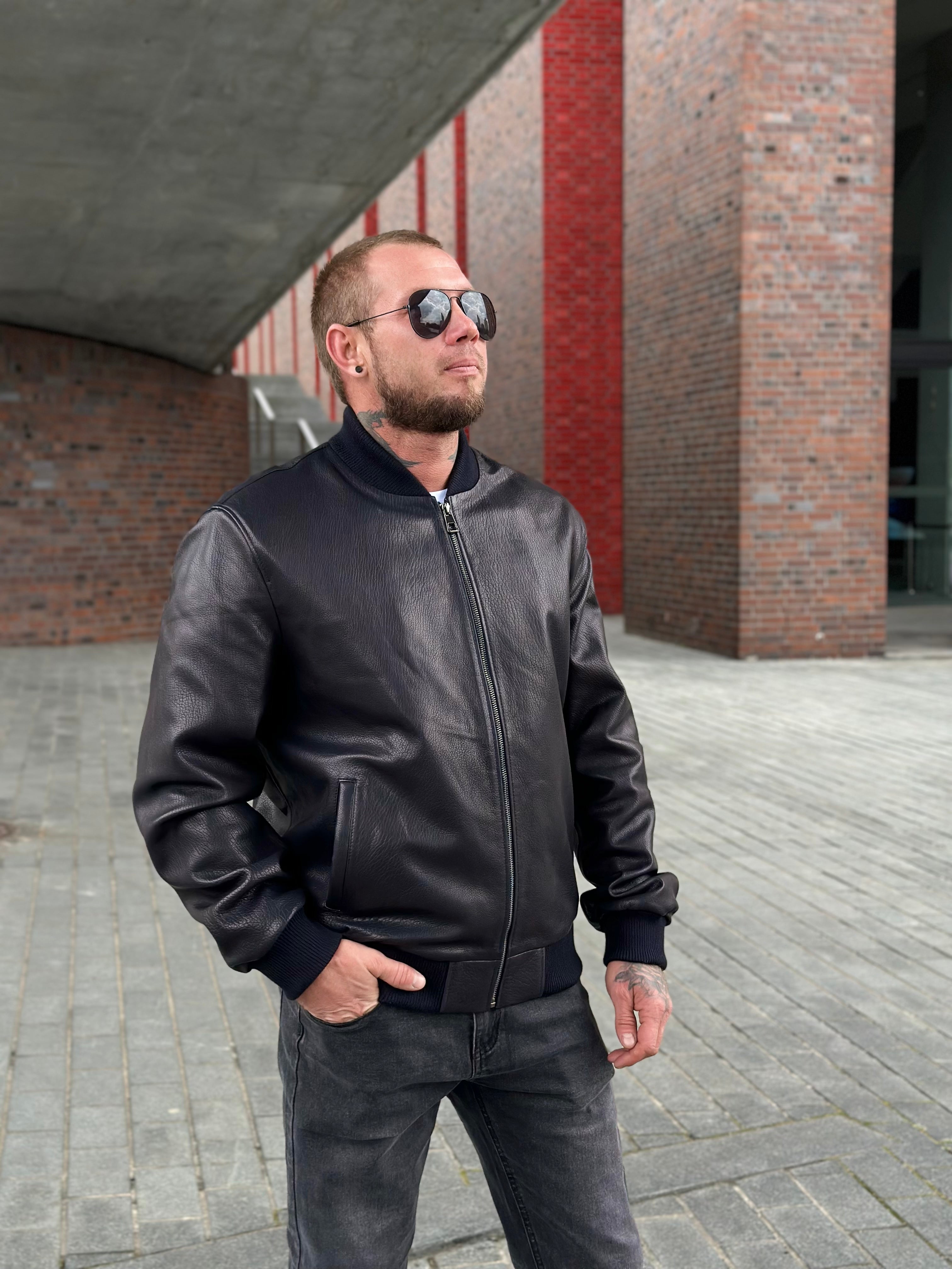 Bomber w ciemnoniebieskim odcieniu