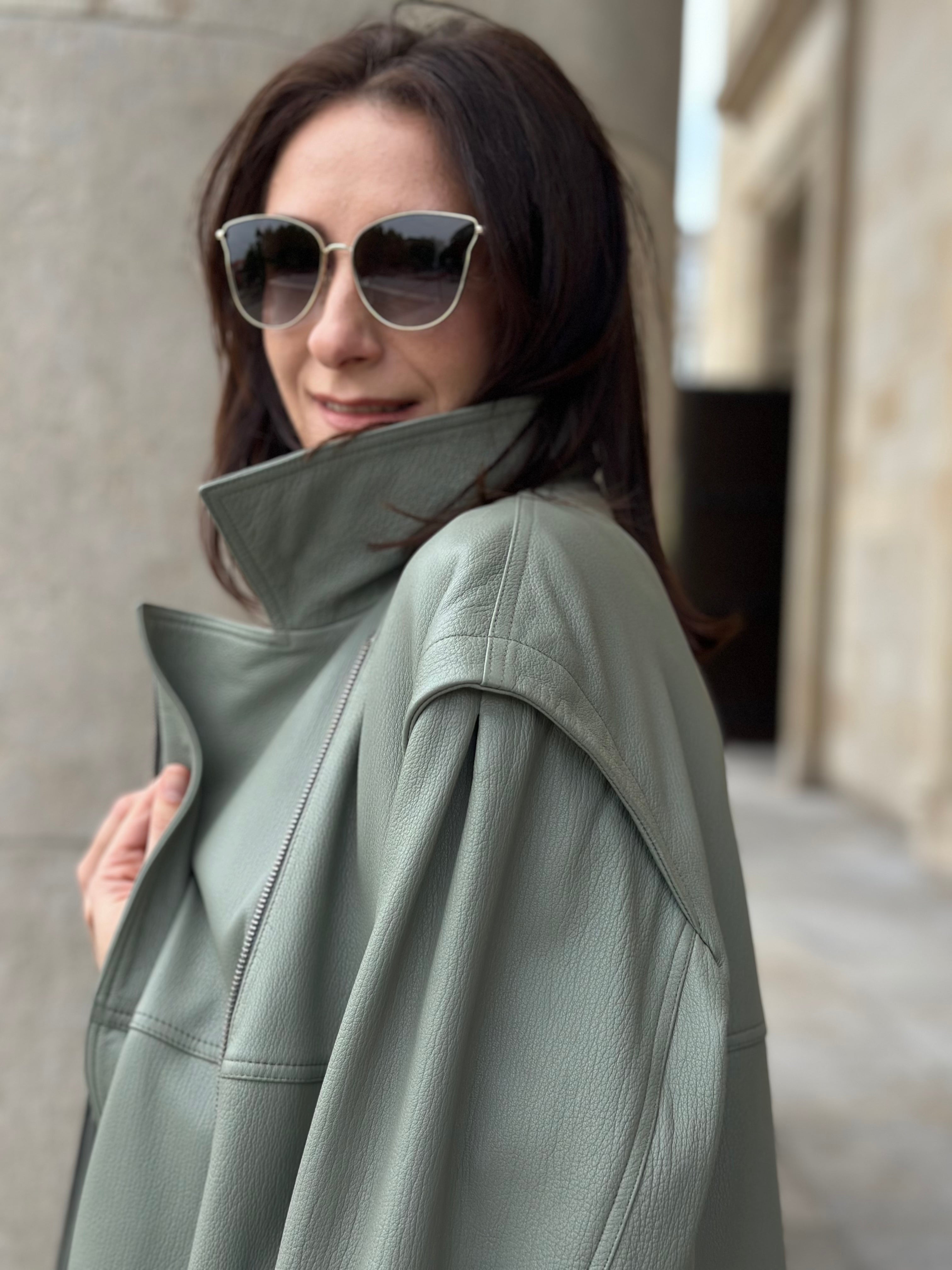 Oversize'owa skórzana kurtka